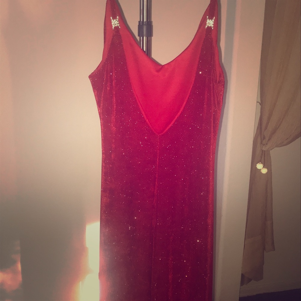 Red Gown Diamond accessory in straps